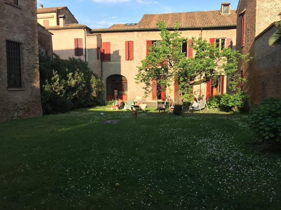 Palazzo Sabbioni Appartamento Lusso Due Camere Soggiorno Cucina Ferrara Exterior photo